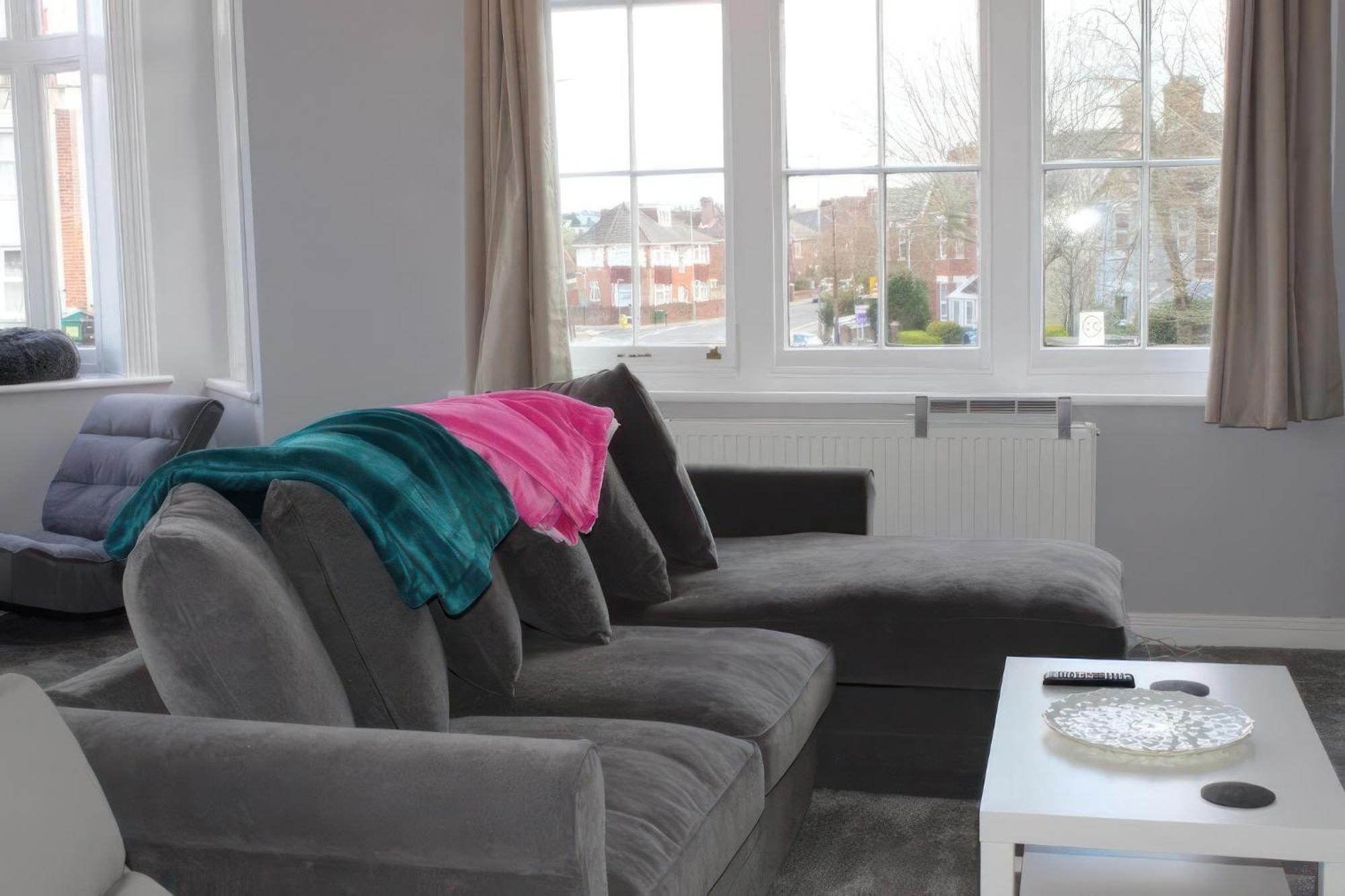 Lovely 2 Bed 2 Bath Flat With Free Parking Poole Εξωτερικό φωτογραφία