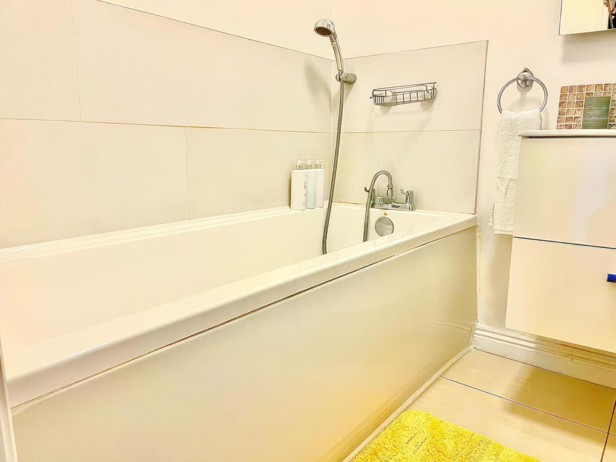 Lovely 2 Bed 2 Bath Flat With Free Parking Poole Εξωτερικό φωτογραφία