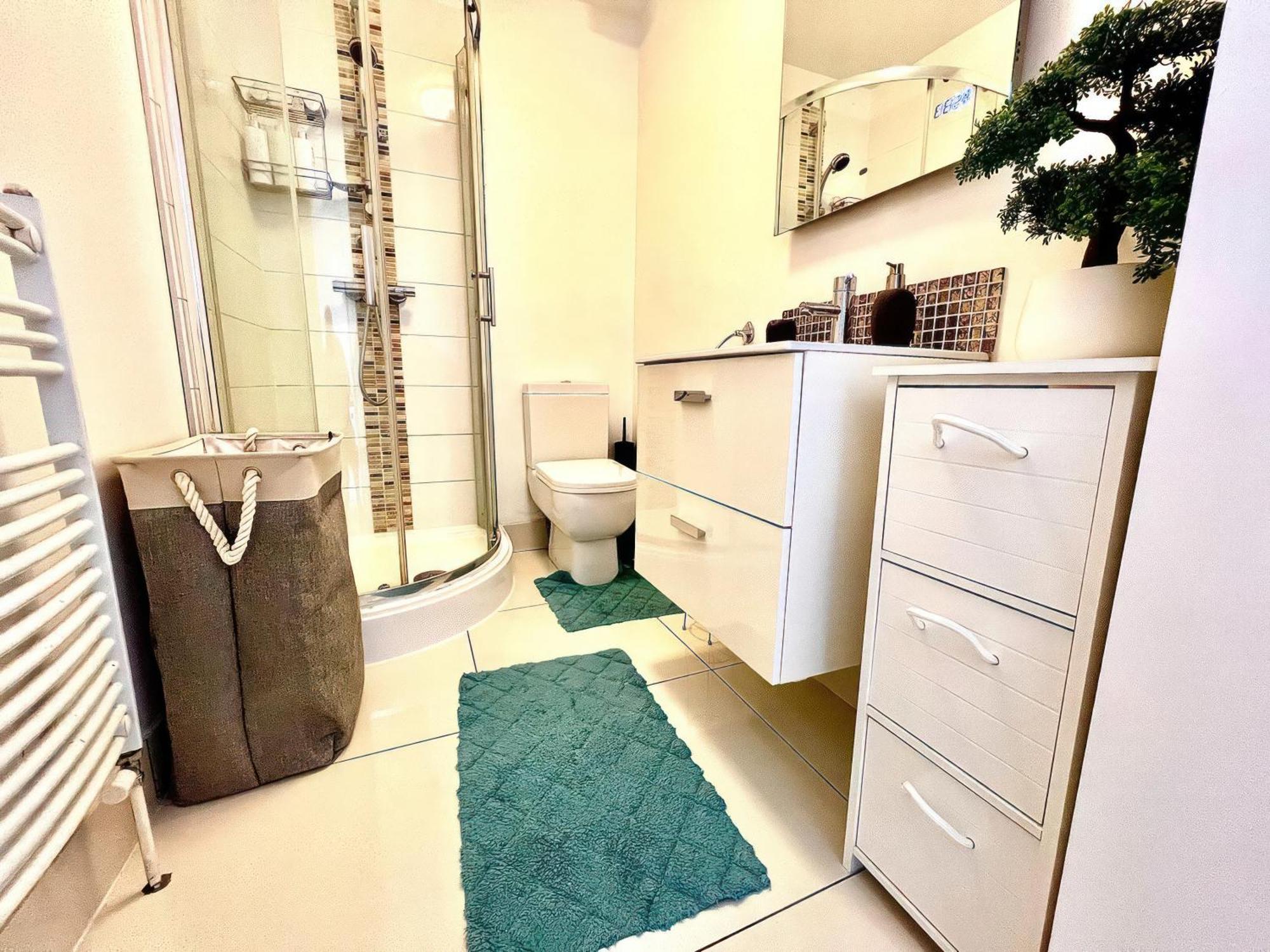 Lovely 2 Bed 2 Bath Flat With Free Parking Poole Εξωτερικό φωτογραφία