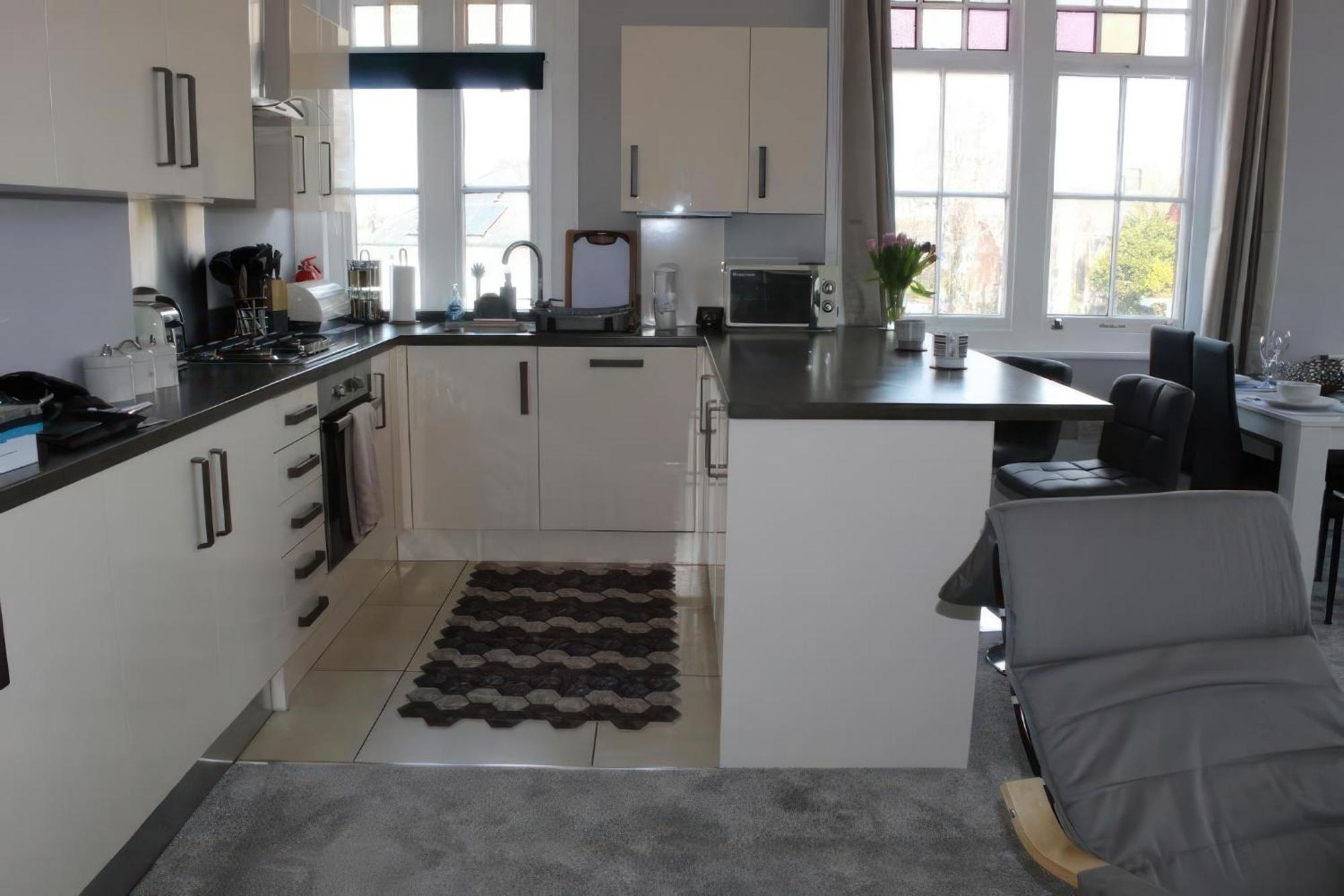 Lovely 2 Bed 2 Bath Flat With Free Parking Poole Εξωτερικό φωτογραφία