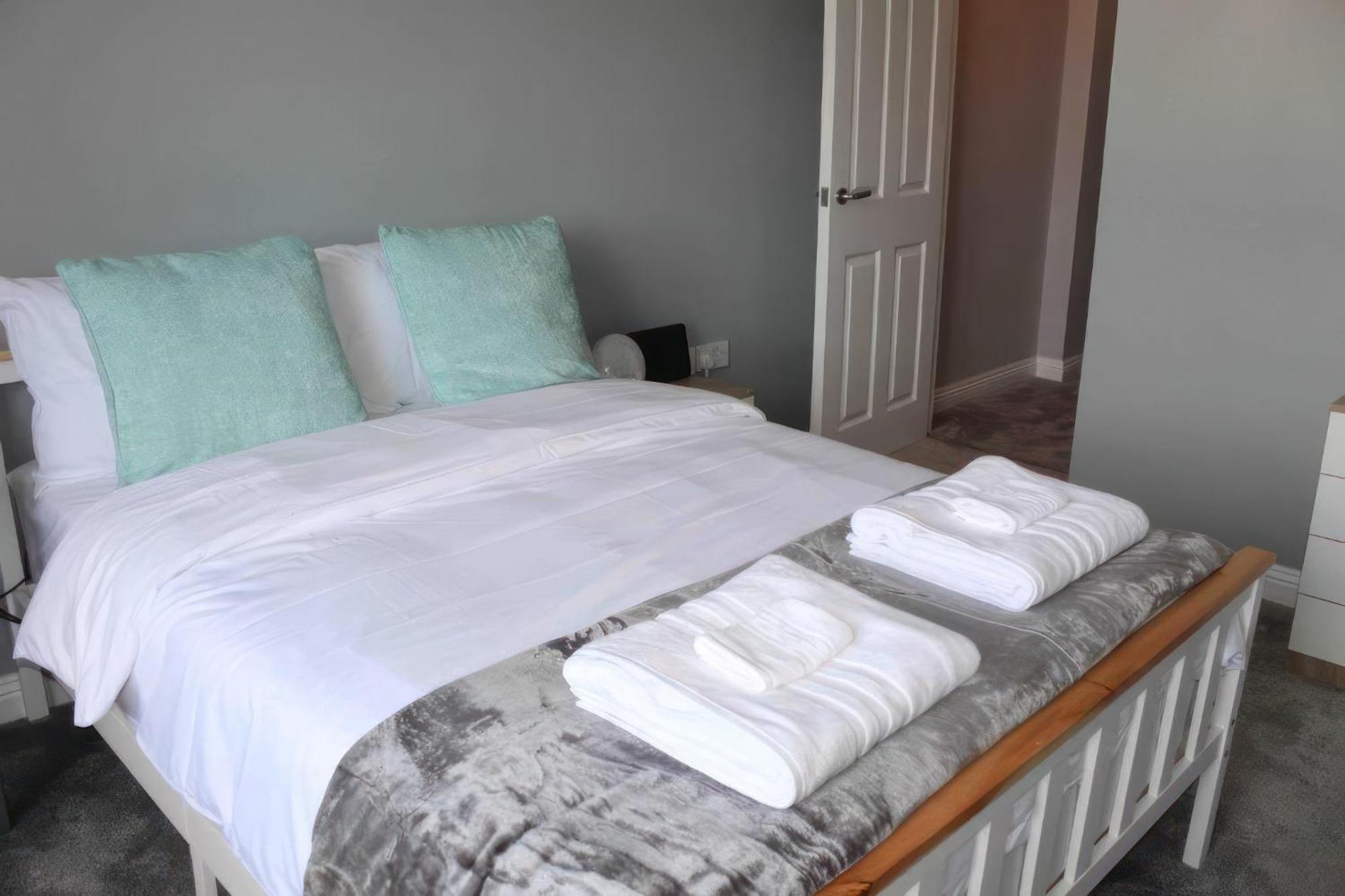 Lovely 2 Bed 2 Bath Flat With Free Parking Poole Εξωτερικό φωτογραφία
