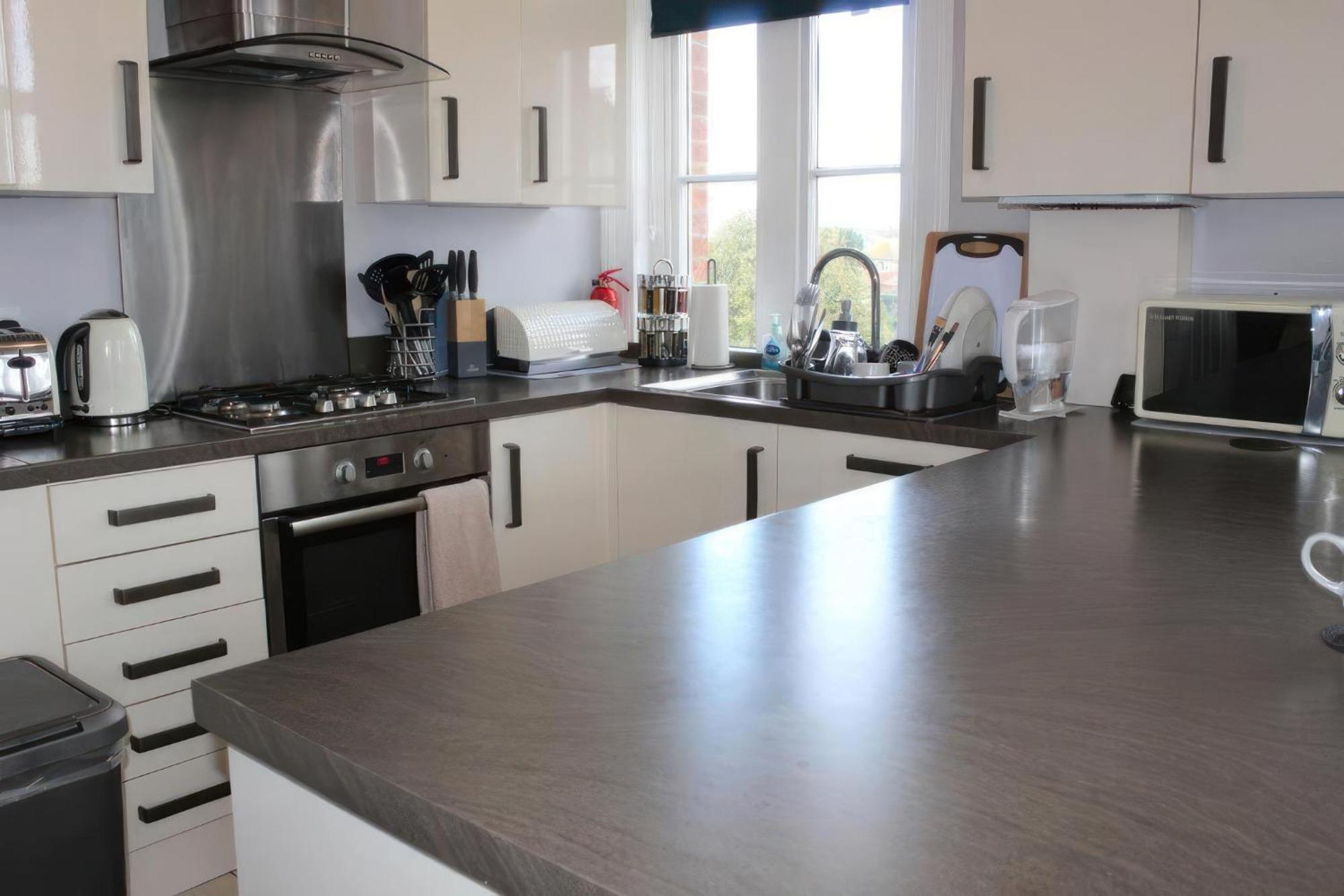 Lovely 2 Bed 2 Bath Flat With Free Parking Poole Εξωτερικό φωτογραφία