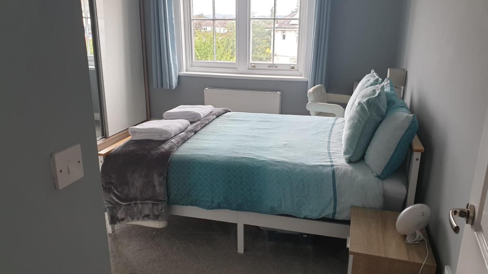 Lovely 2 Bed 2 Bath Flat With Free Parking Poole Εξωτερικό φωτογραφία