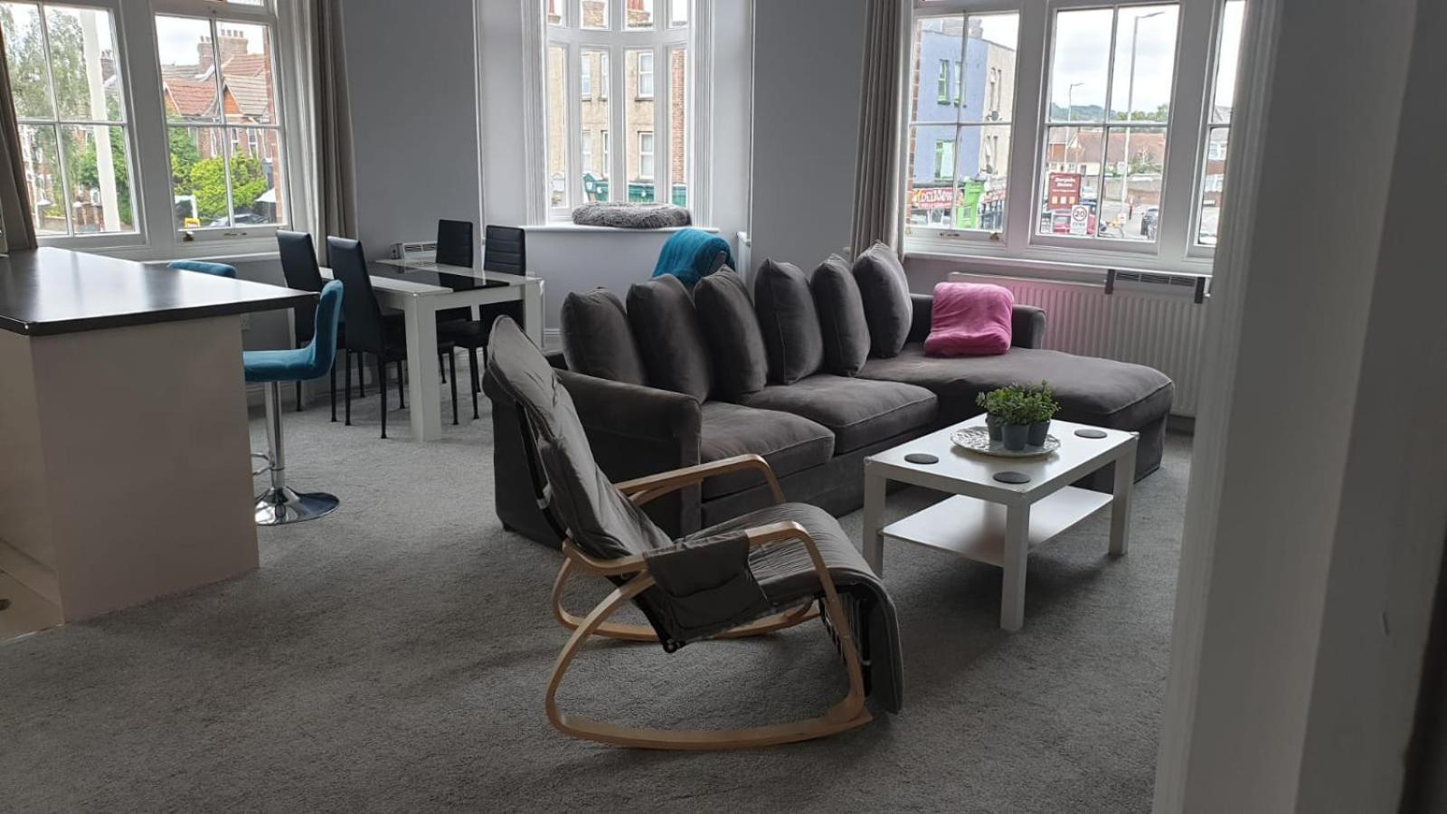 Lovely 2 Bed 2 Bath Flat With Free Parking Poole Εξωτερικό φωτογραφία